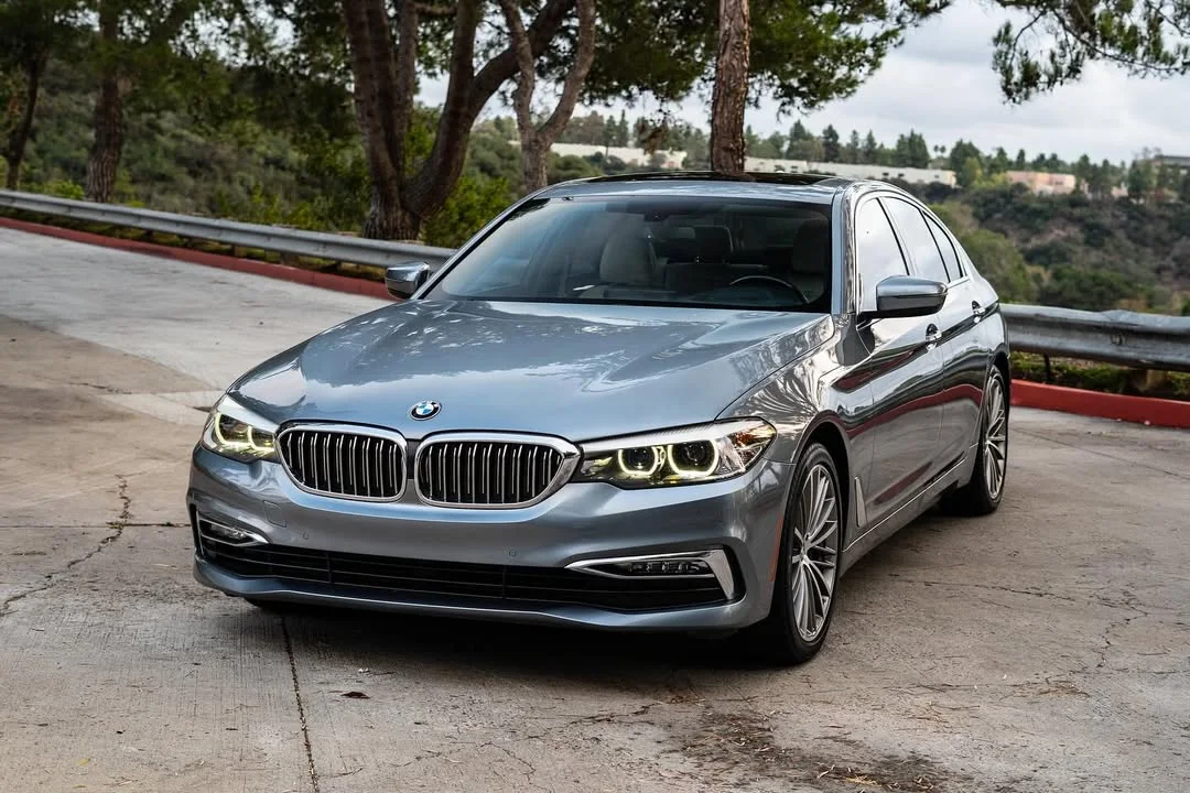 2017 BMW 530i Luxury Line — photo 3