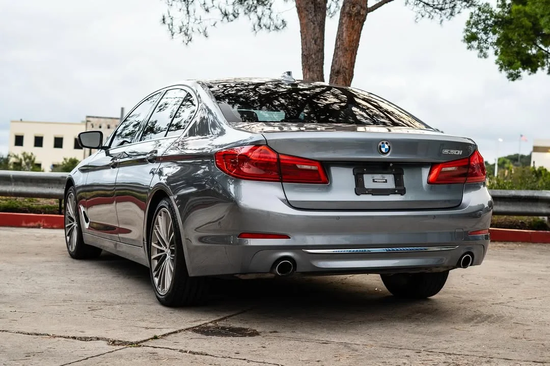 2017 BMW 530i Luxury Line — photo 4