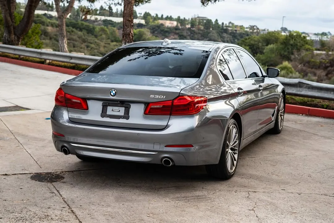 2017 BMW 530i Luxury Line — photo 5