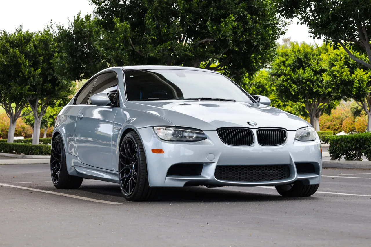 2010 BMW M3 — photo 1